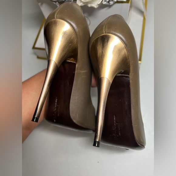 Salvatore Ferragamo Stiletto - Picture 9 of 9